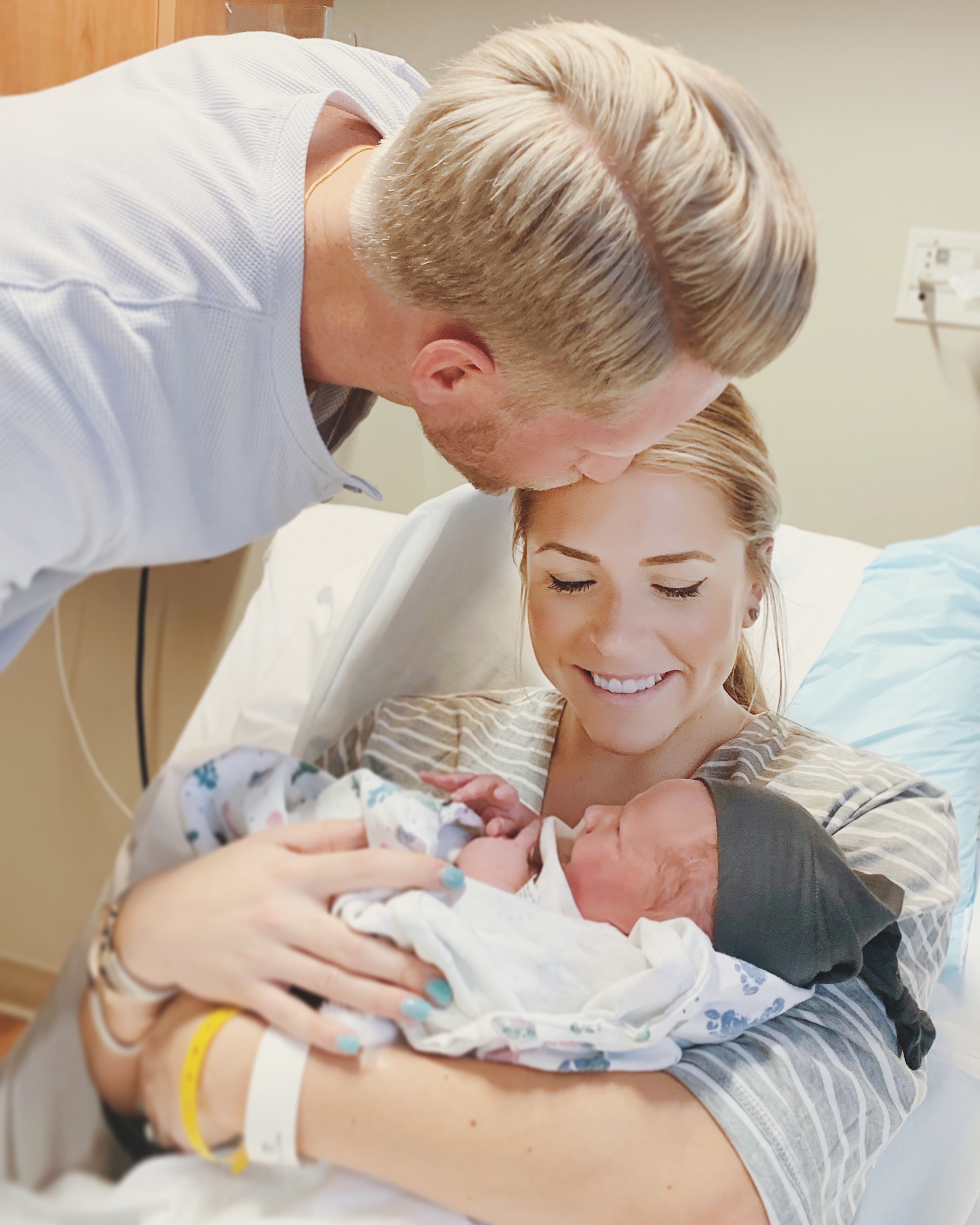 Mallory-Ming-Ennis-blogger-owens-baby-birth-story-featured